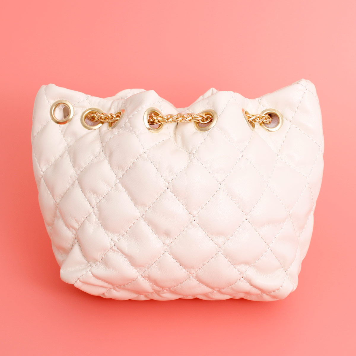 Mini Bucket White Quilted Parisian Lux Charm Bag - Premium Wholesale Fashion Accessories from Pinktown - Just $27! Shop now at chiquestyles