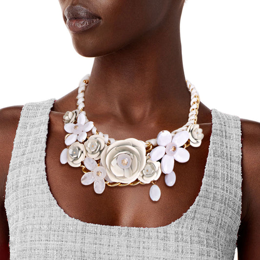 Cream Rose Chunky Collar Gold Necklace|18 inches - Premium Wholesale Jewelry from Pinktown - Just $23! Shop now at chiquestyles